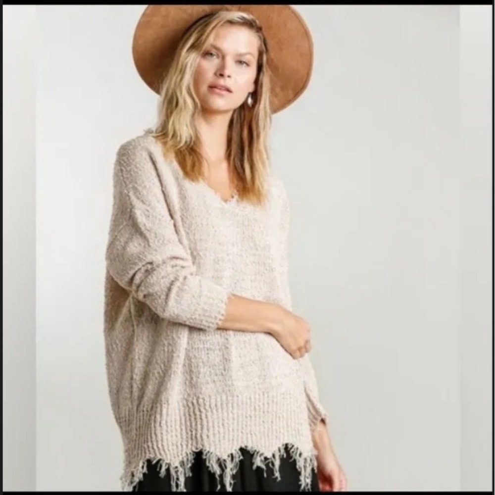 Umgee Oversized V-Neck Distressed‎ Frayed Hem Knit Sweater Beige A5777 Small